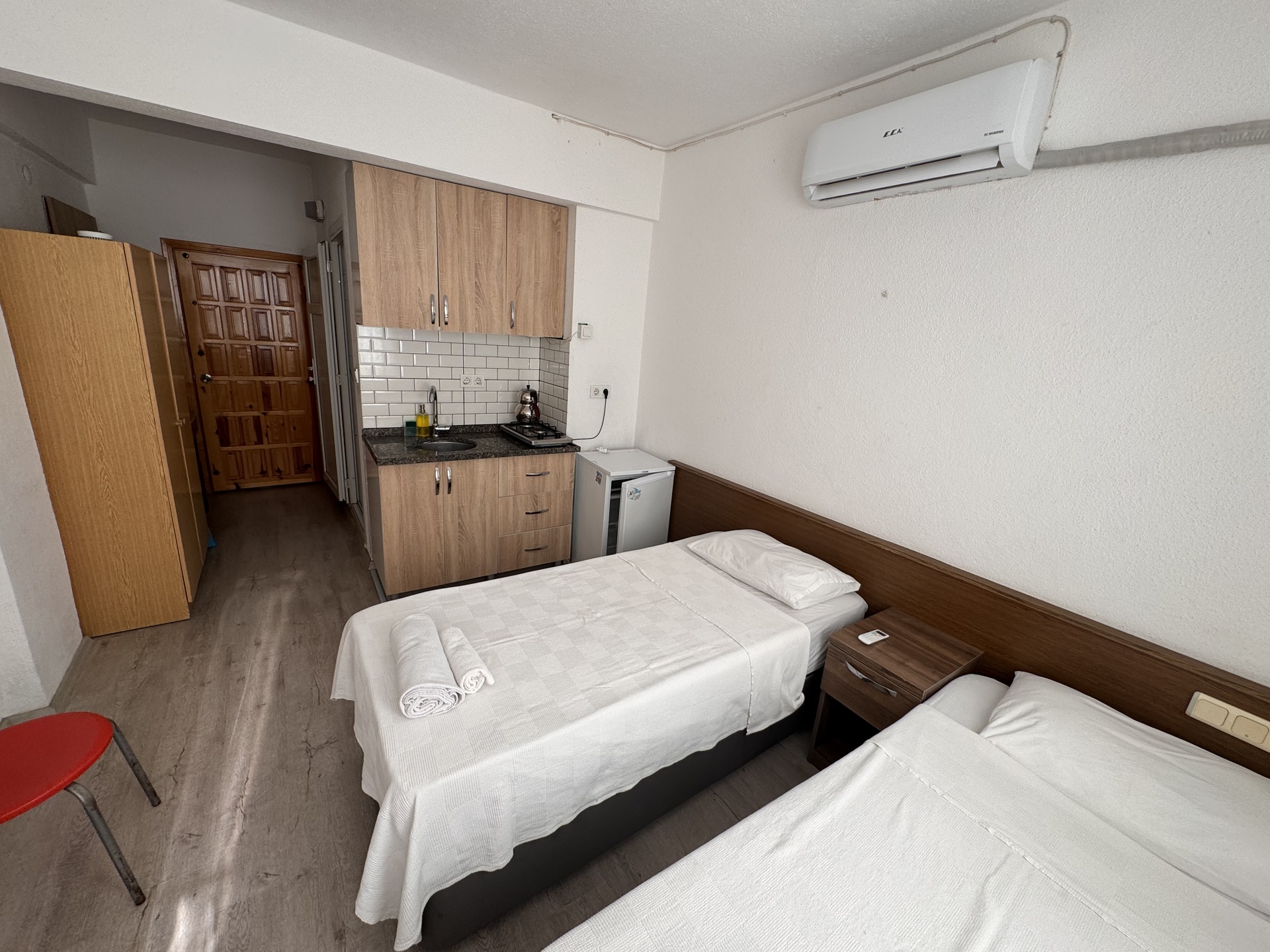 Kısmı Deniz Manzaralı Balkonsuz 1+0