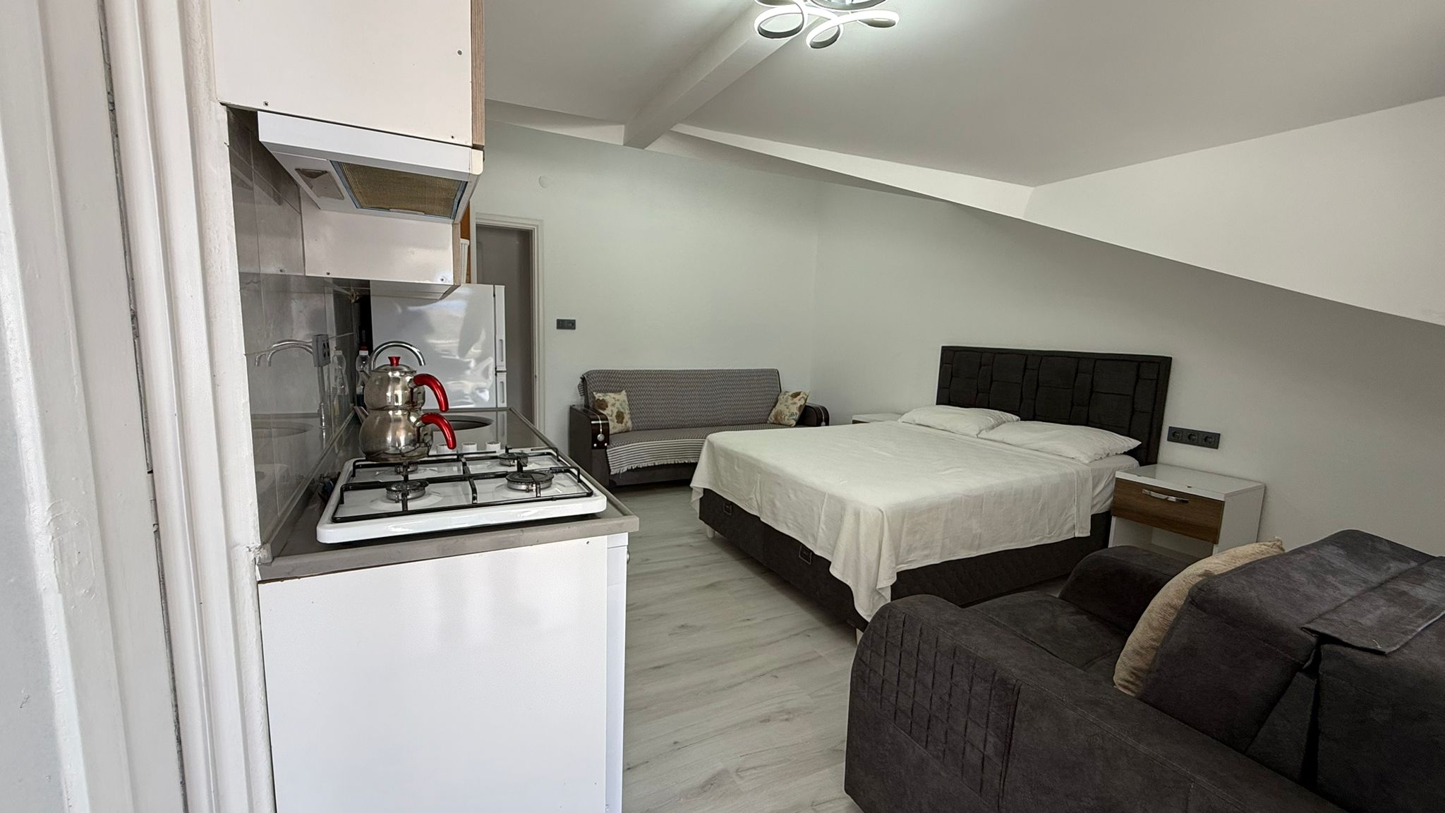 Deluxe Kısmi Deniz Manzaralı Balkonlu 1+0