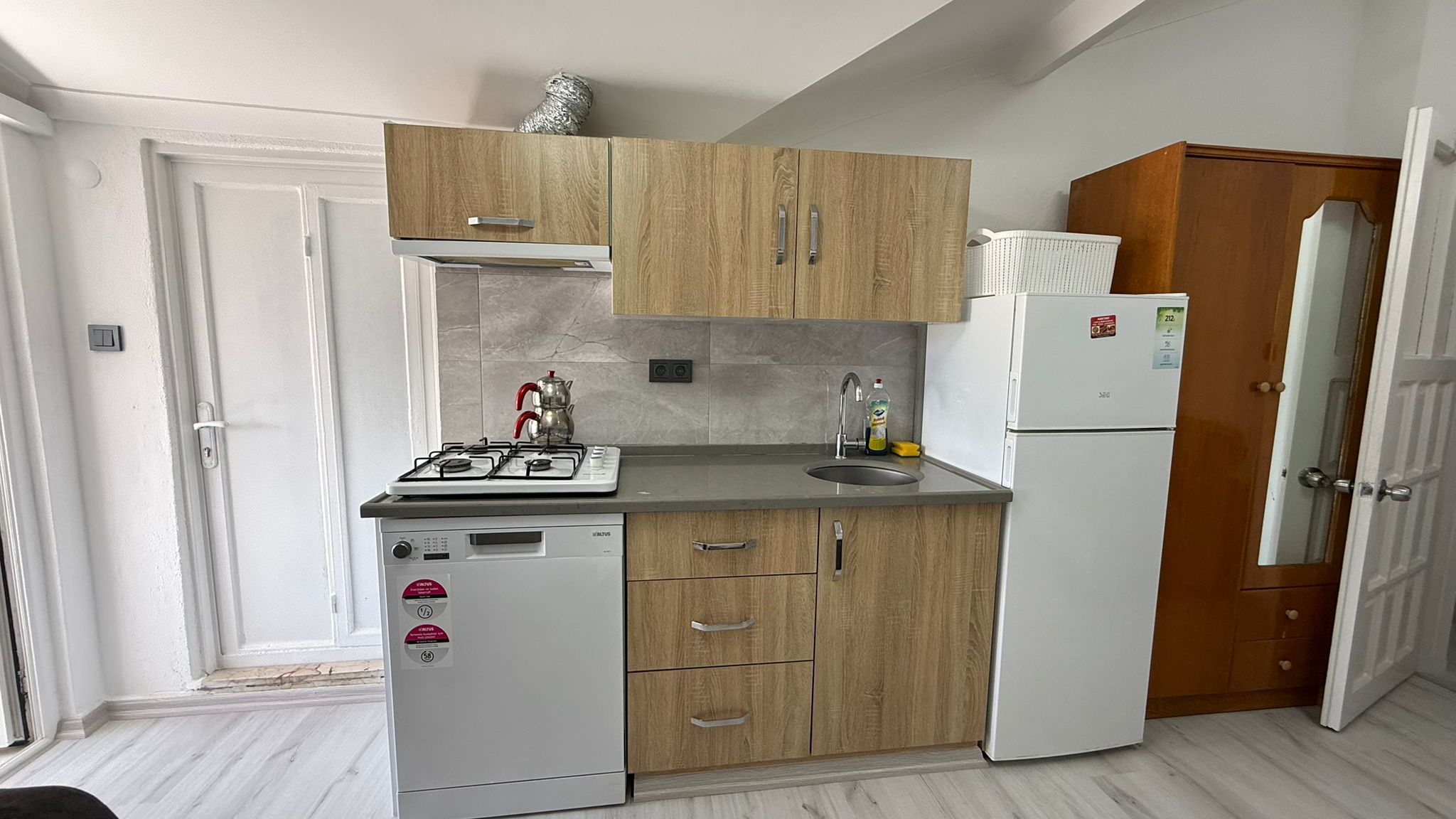 Deluxe Kısmi Deniz Manzaralı Balkonlu 1+0